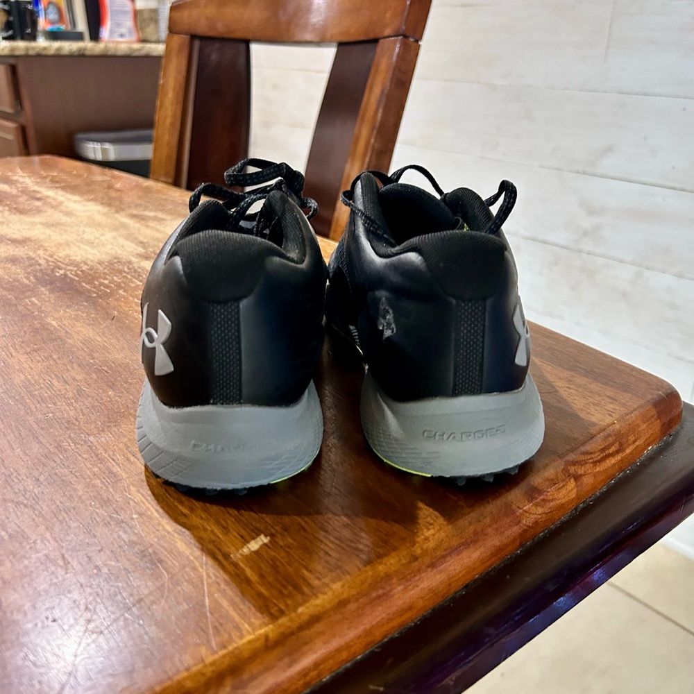 Under Armour Black and Gray spikeless golf Shoes - Picture 2 of 7